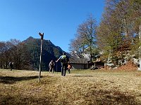 Raggiungiamo Grei, unbel terrazzo  DSCN8137