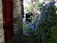 Le baite in alto a Ruora, queste sono ormai in decadenza  DSCN8335