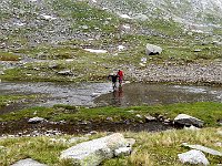 Scendiamo al sentiero della Val Cadlimo, con il guado  DSCN8750