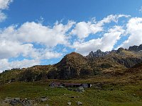 Scendiamo all' Alpe Cassina di Lago  DSCN9460