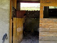 Dietro questo cancelletto, a sinistra una porta  IMG 0972