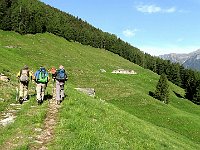 Ci incamminiamo verso l'alpeggio  IMG 1064