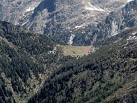 La bellissima sella del Passo di Campel 2044mt, con al centro il bel rifugio Campel Alt 2020mt  IMG 1121