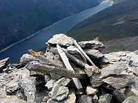 Questo invece 40min prima, all' arrivo di Paolo e Angelo, la cima Q3175 con ometto distrutto  20180728 115733