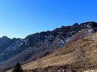 Qui invece si vede il traverso (la linea orizzontale bianca di neve) che porta alla Bocchetta di Regagno  IMG 0320