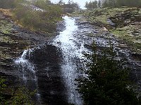 Sotto una delle tante cascate  IMG 0599