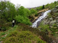 Ritorniamo indietro fino alla palina per prendere il sentiero ufficiale, quelllo "alto", per il rifugio Sambuco  IMG 3044