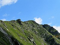 Dalla bocchetta si vede la cima con ometto  IMG 3221