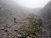 Salita verso la bocchetta sempre tra le nuvole  20190814 085143