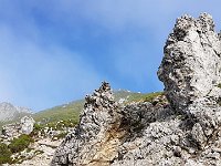 Verso la cima, con il meteo che volge al bello  20190814 090625