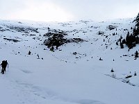 Affianchiamo per un tratto la pista di sci  IMG 4149