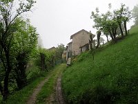 Saliamo in località Bocolo 940mt, poco sotto la sella tra il Monte Gringo ed il Monte Comana  3143224l