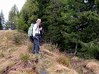 Sempre seguendo il costone arriviamo sulla cresta dove troviamo delle trincee  IMG 4922