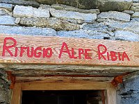 Arrivati in rifugio ci riposiamo un attimo  IMG 2010