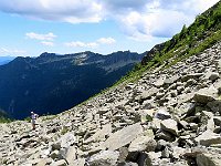 Poi una enorme pietraia stavolta con sassi più stabili, siamo 50mt sotto il Passo Pianaccio  IMG 2114