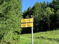 Le indicazioni vicino al parcheggio, si segue per Alpe Sfille e Passo della Cavegna  IMG 6071