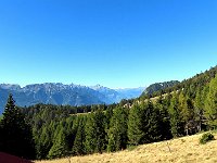 Vista verso l'Alpe Peu, dove siamo passati questa mattina  IMG 2383
