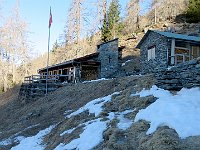 Eccolo il rifugio, il sole arriverà dopo una mezz'ora  IMG 6916