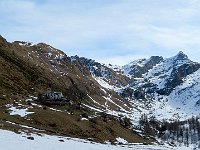 Madonna della Neve e sullo sfondo il Pizzo dei Tre Signori  IMG 1316