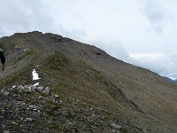 In cresta si trova un sentierino  IMG 3081