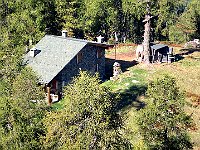 Zoom sul rifugio Baita di Sciuc  IMG 3501