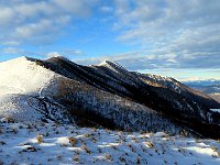 La cima al centro è il San Primo  IMG 4014
