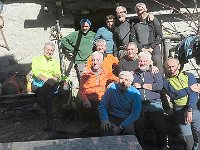 Foto ricordo di tutto il gruppo, con i due ragazzi del Gruppo Amici delle Veline che hanno aperto e scaldato il bivacco  IMG 4614