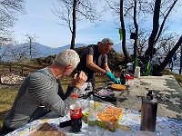 Non può mancare il dolce, preparato con i "guanti"  20240221 125805