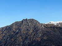 Ed il Monte Grona con il rifugio Menaggio e dietro Bregagno e Bregagnino  IMG 4730