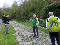 Saliamo sulla strada chiusa al traffico per Alpe Serte  1000059090