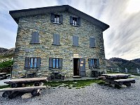 Raggiungiamo il Rifugio Croce di Campo 1741mt  20240602 090438