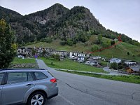 Indicazioni del sentiero che sale dietro le baite fino alla baita in alto a destra  20241011 082449 A