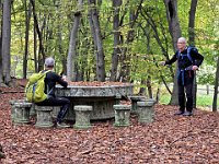 Fatta in pietra e con 12 posti  20241023 122612