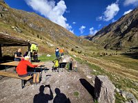 Pranzo al chiosco (chiuso) sopra il laghetto  20241030 114905