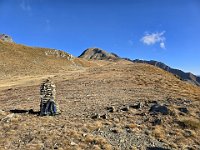 Il pianoro vicino alla croce e la dorsale che prosegue verso la Cima Vignone 2608mt  20241114 111610 [1600x1200]