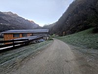 Parcheggio in località Tecc (Leggia-Grono), dove parte il sentiero per la Val Leggia  20241117 073641