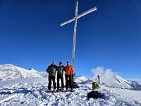 Gelida foto ricordo sulla vetta del Foisc  20250126 120106