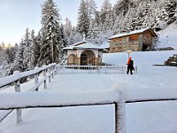 Dove si trova la Chiesetta degli Alpini, e poco sopra il Rifugio Rododendro  20250129 102800