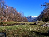 Laghetto a Monti di Motti, sullo sfondo il Poncione di Alnasca  1000170510