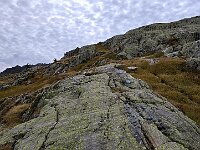 Proseguiamo, dall'Alpe Garzonera il sentiero è bianco-blu dell'Alta Via della Leventina  20250914 110614