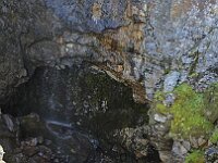 Scendendo all'ultimo balzello roccioso troviamo una cascata che precipita per una decina di metri in una larga fossa, ATTENZIONE  20250914 143510