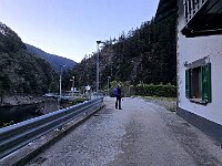 Attraversiamo sulla corona della diga  20250918 082037