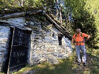 Altra baita sul percorso, qui facciamo la nostra pausa  20250918 095636