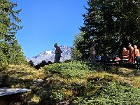 Pranzo all'esterno del bivacco  20250918 111441