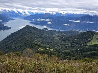 La valle verso Bellagio, a destra l'Alpe del Borgo, al centro il Rifugio Martina  20250925 100132