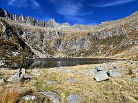 E solo quando si scollina nella conca si può ammirare il Lago Darengo  20251009 113705