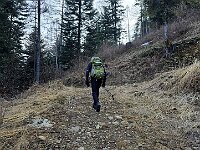 E' una bella sterrata, ma ATTENZIONE a Q1100 al tornate verso destra che appare in foto, si prende un sentiero ben visibile ma non segnalato che scende a sinistra  20260304 083738