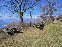 Con tavoli e panche ideale per il nostro pranzo  20260325 113432